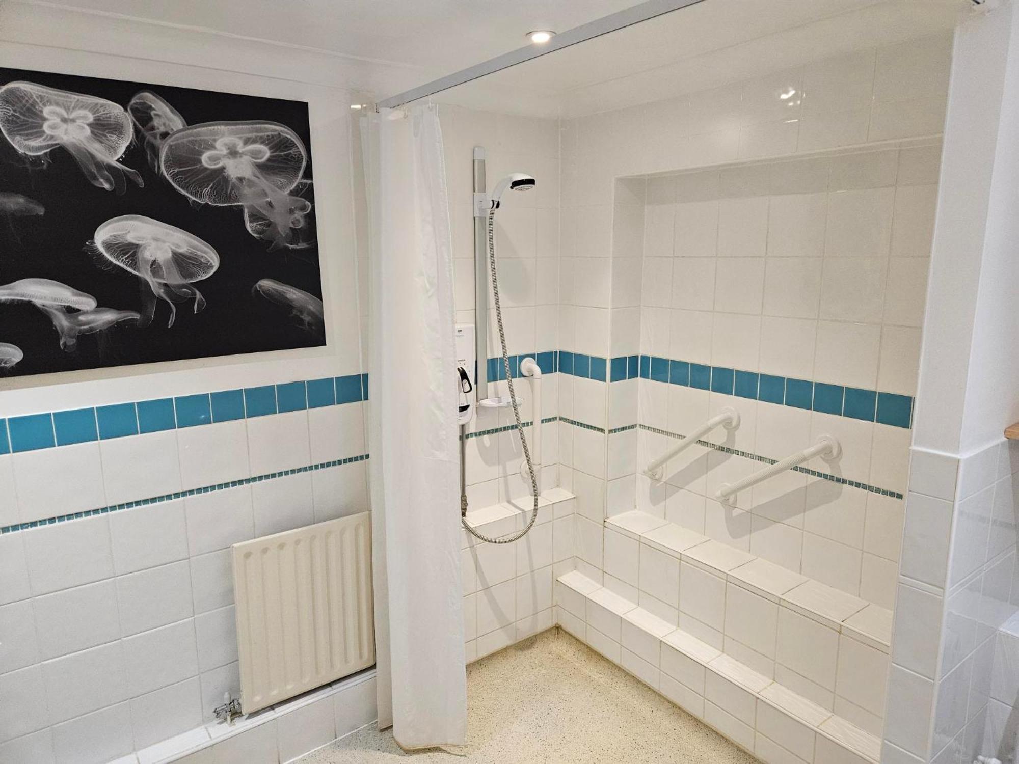 Redcot Gardens Stamford 4 Bed Contractor Familt Home With Parking ภายนอก รูปภาพ