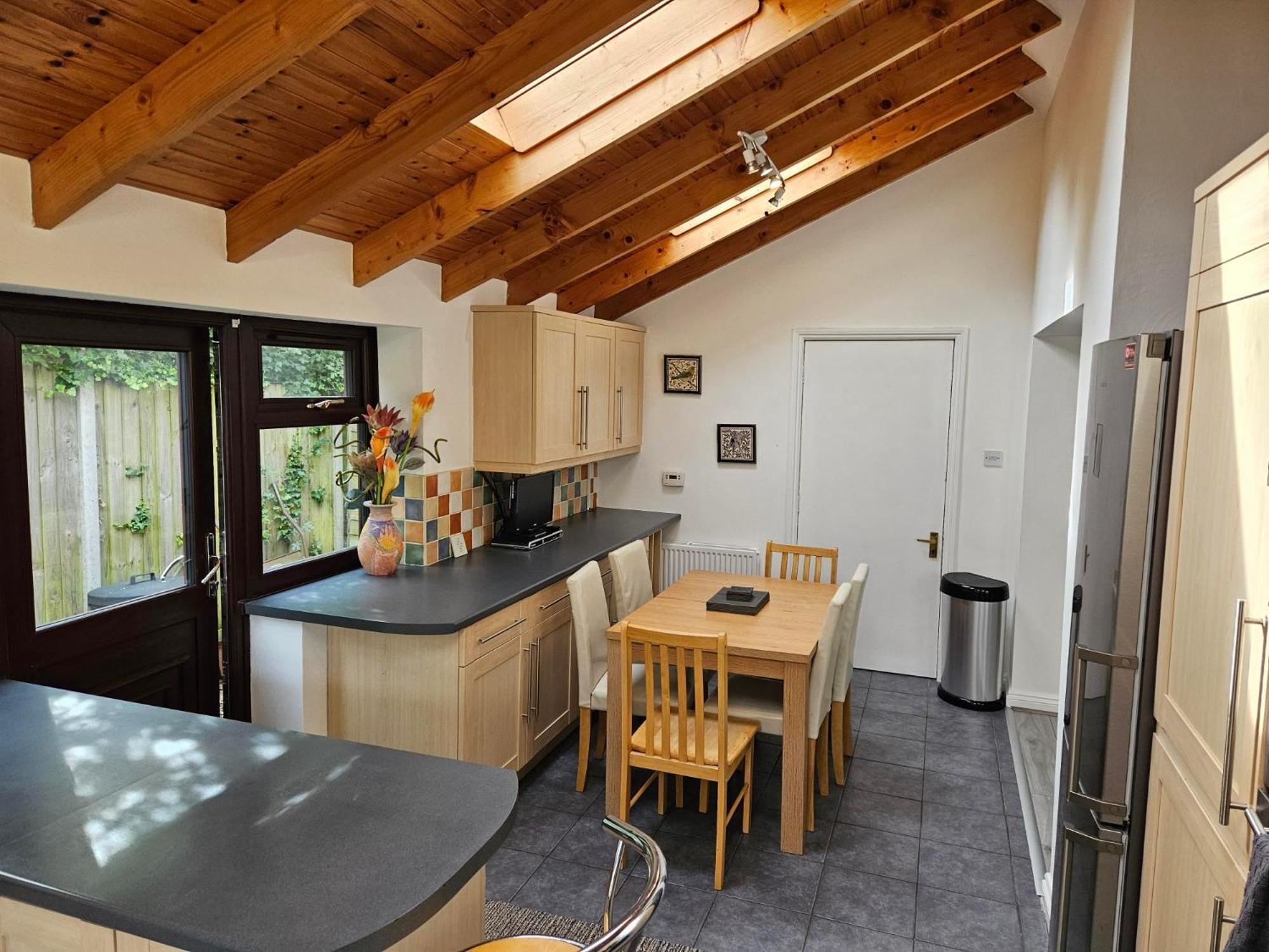 Redcot Gardens Stamford 4 Bed Contractor Familt Home With Parking ภายนอก รูปภาพ